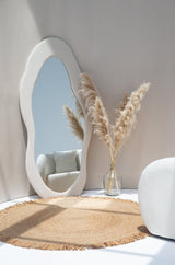 Miroir sur pied en flanelle à motifs ondulés Roxana (Blanc) - homidiscount